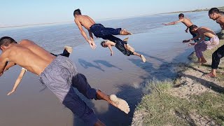 OMG 😱 Swimming In Dangerous River | آب بازی در دریای آمو