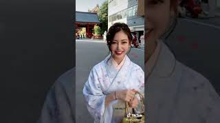 TikTok 浅草でエロ全開な着物美女