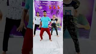 chikni chikni patli kamar #dance #viral #youtubeshorts #trending // #viraldance  #amitsharma 85 🕺🌷❤️