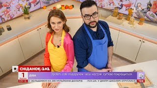 Певица TAYANNA приготовила салат с фунчозой вместе с Русланом Сеничкиным