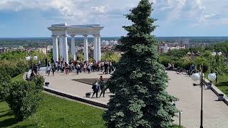 Біла альтанка в Полтаві. 4К. 18.05.2024