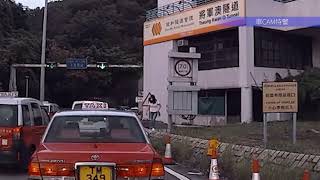 車CAM直擊 - 嫌過隧道塞車要求落車，想係將隧呢個位落車徒步行去將軍澳？？😂 最後死死氣上返的士