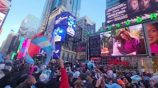 CRAZY SCENES around Time Square in NYC as FANS celebrate how ARGENTINA won the WORLD CUP 2022