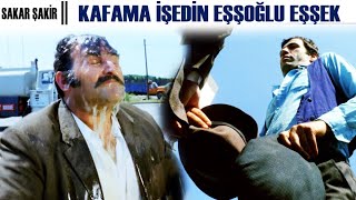 Sakar Şakir Türk Filmi | Şakir, Gardrop Fuat'ın Şapkasına İşiyor!