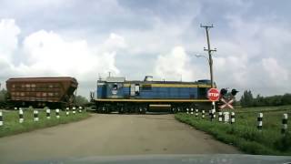 Traffic collision 交通事故 おそロシア №4  TAG: train; TAG: 列車; TAG: 18+