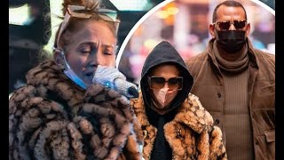Dick Clark's New Year's Rockin' Eve: Jennifer Lopez arrives in fur coat with Alex Rodriguez as she p