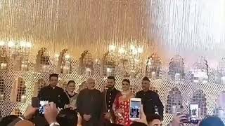 Narendra Modi Meets Virat and Anushka At their Reception.