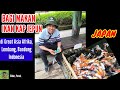 BAGI MAKAN IKAN KAP JEPUN DI GREAT ASIA AFRIKA, BANDUNG. INDONESIA