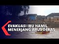 Dramatis! Penyelamatan Ibu Hamil dan Lansia Menyebrangi Arus Deras