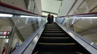 沖縄 那覇空港 2F‐3F | Naha Airport, Escalator Okinawa Japan