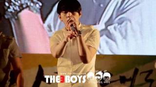 [FANCAM] BEAST 비스트 Junhyung - on rainy a day @  JeJu National College Music Festival 110526