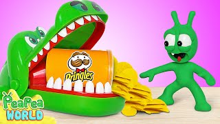 Tries To Get Pringles Chips From Crocodile Dentist ❤️ Pea Pea World