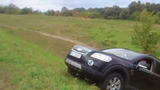 Chevrolet Captiva 2.0d offroad up the hill