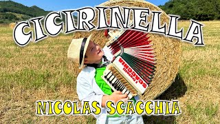 Il PICCOLO suonatore di organetto Nicolas SCACCHIA esegue CICIRINELLA teneva teneva...
