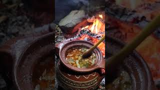 Traditional south-Slavic (Sokac) bean dish - Sokác bab főzés tradicionális cserépedényben