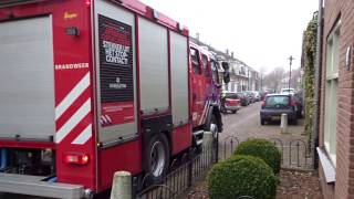 Aankomst brandweer met Prio 1,  Goirle, Hoogstraat 37. 18-02-2017