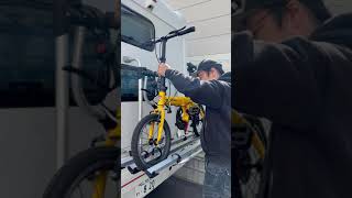 自転車をサイクルキャリアーに積み込む方法