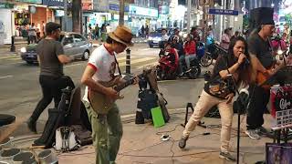 Cayalah Chilloq Buskers🤘Trooper - Iron Maiden berkumandang di CIMB Bukit Bintang!