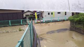 「大雨特別警報」広島市安芸区矢野（宮下川氾濫）