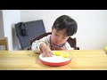 baby eating pineapple. パイナップルを食べる赤ちゃん【1歳1ヶ月】