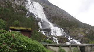 World of Waterfalls: Langfossen Base