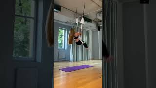 Aerial trick for fly yoga class 🤍