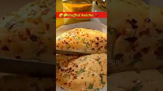 Yummy stuffed kulcha with laccha pyaz😋😋#shorts #hack #food #eveningsnacks #ytshorts#snacks#breakfast