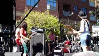 Warpaint - Set Your Arms Down (Make Music Pasadena, Los Angeles CA 6/19/10)
