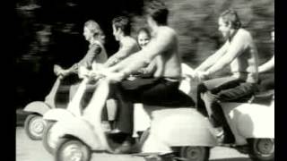 Vespa Piaggio - Chi Vespa mangia le mele