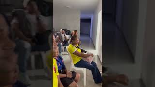 Toda la familia de Linda Caicedo reunida para verla en Colombia vs Marruecos, por el Mundial