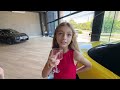 looking for a new car with my daughters 🤩