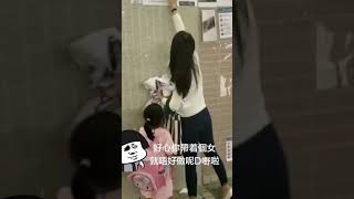 香港妈妈怒撕港独标语