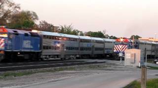 Metra horn duel at Elmhurst