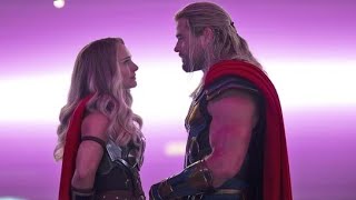 Natalie Portman shared a kiss with Chris Hemsworth in Thor: Love and Thunder.#shorts#