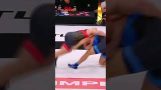 Кайл Снайдер 🇺🇸 одерживает победу в главной схватке PWL 8 против Ризабека Айтмухана со счетом 8:0 👏