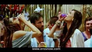 Tumhi Ho Bandhu   Cocktail ft  Saif Ali Khan, Deepika Padukone & Diana PentyAAC)