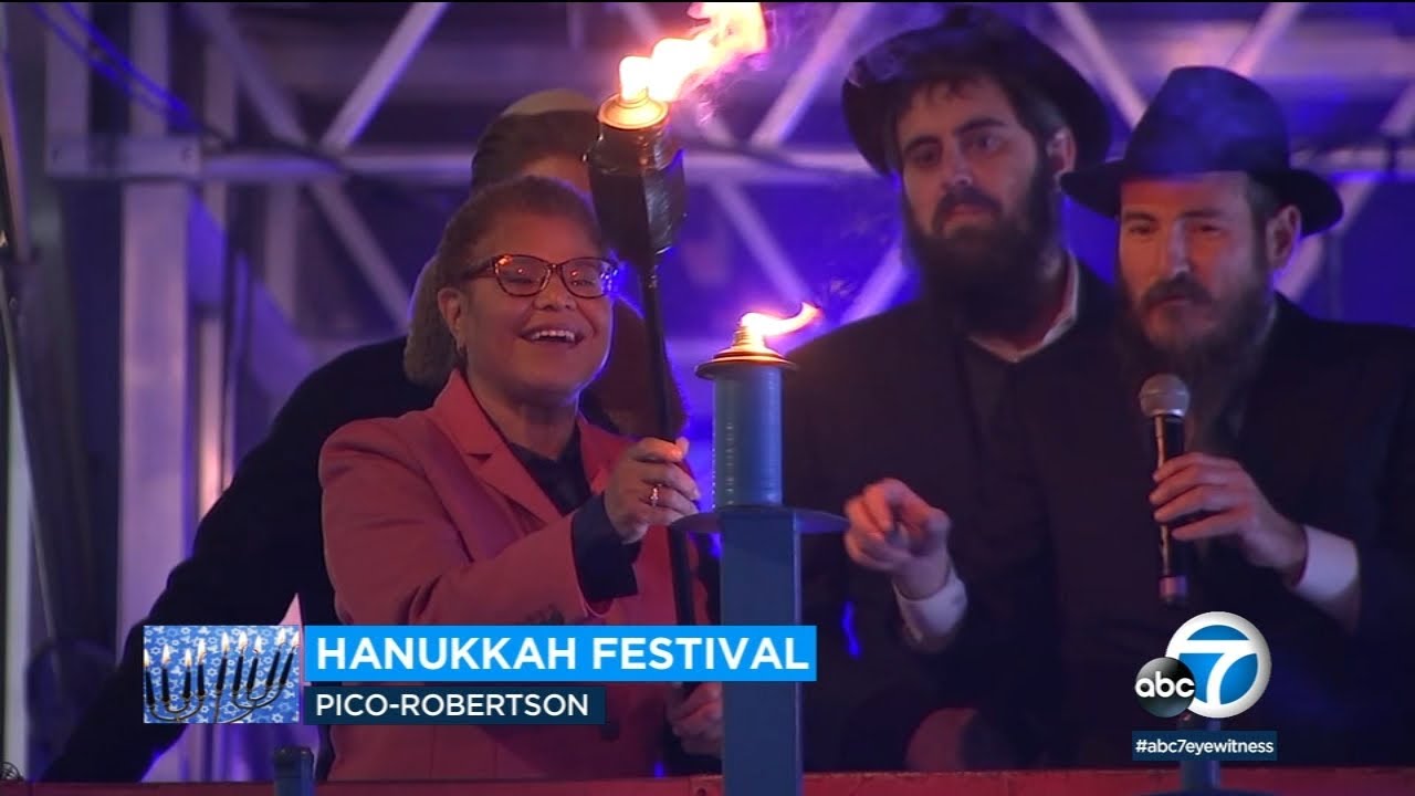 Start Of Hanukkah Celebrated In Los Angeles With Menorah Lighting ...