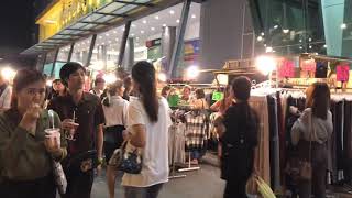 ตลาดนัดวันพุธข้างหน้าห่าง Union mall ครับ