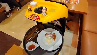 ココスのロボットを待たせたら、こうなりますw restaurant