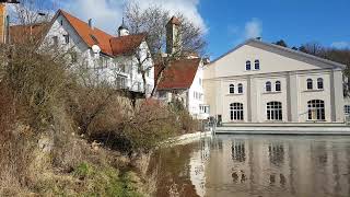 Donau und Wasserkraftwerk bei Rechtenstein mit steigendem Hochwasser am 05.02.2020