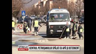 ȘTIRILE MONDO TV | CENTRUL PETROȘANIULUI SPĂLAT CU APĂ ȘI DETERGENT