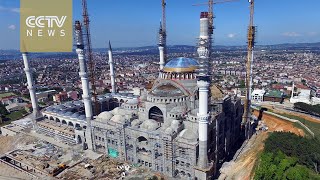 Turkey's biggest mosque stirs controversy