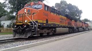 BNSF 7449 north (burned out ditch light)
