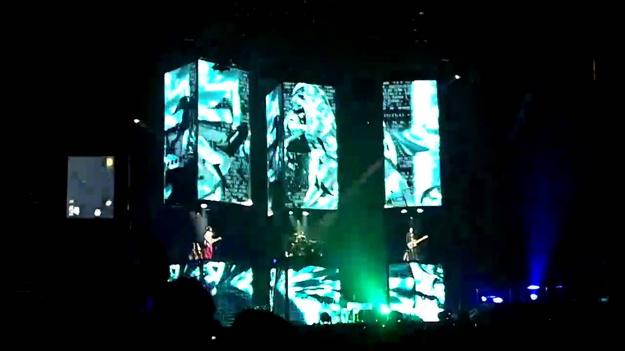 Muse Resistance Houston Toyota Center 3/18/10 - YouTube