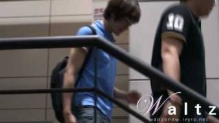 100608 Onew leaving from musical 퇴근길