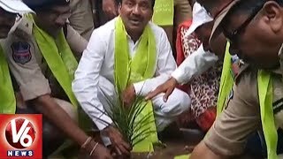 Minister Etela Rajender Plants Saplings At Veenavanka Village | Karimnagar | V6 News