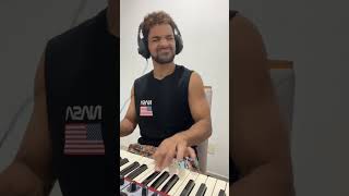 Dele, Com Ele - Eli Soares (cover abertura) #groove #solo #improviso #tecladista #pianist (vídeo 1)