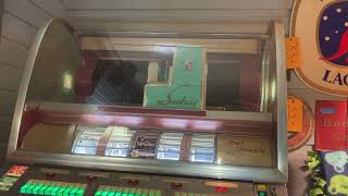 Seeburg 200 Jukebox w/ instruction manual and records - Video 2