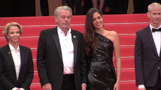 Cannes, Alain Delon sul red carpet con la figlia e il "Clan dei siciliani"