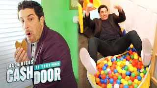 Jason Biggs Causes HAVOC Before Handing Out Cash | Cash at Your Door | E!